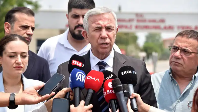 Mansur Yavaş’tan Muhittin Böcek’e Tarihi Ziyaret: Yerel Yönetimde Dayanışma Vurgusu
