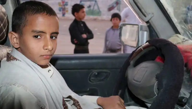 Yemen'in Çocuk Şoförleri: Savaştan Nasıl Geçiniyorlar?