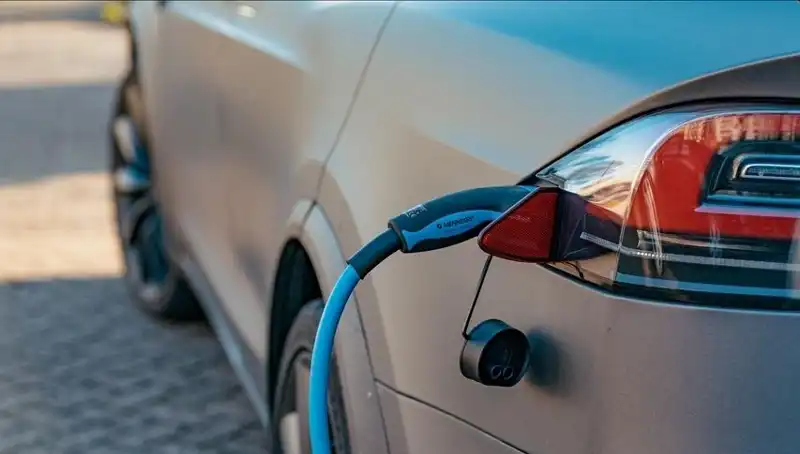 Elektrikli Araç Satışlarında Düşüş: Tüketicilerin Tercihleri Neden Değişiyor?