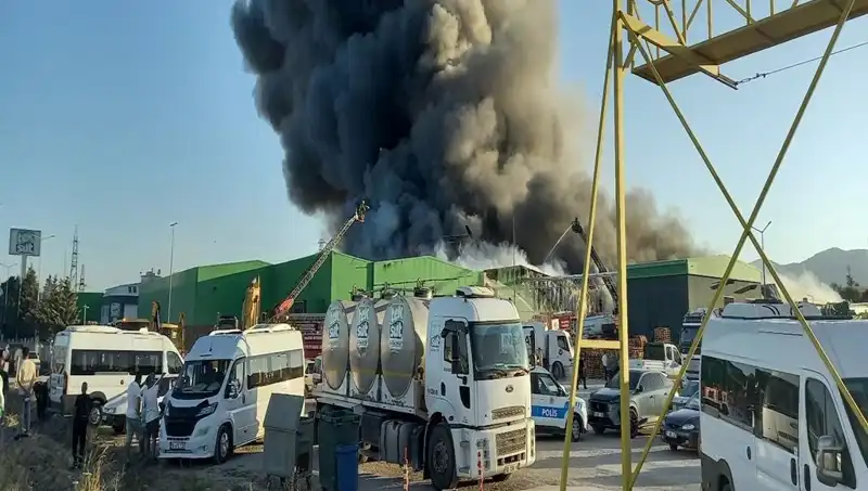 Gönen'de Fabrika Yangını: İşçi Kimlikleri ve Yangının Sebepleri Araştırılıyor