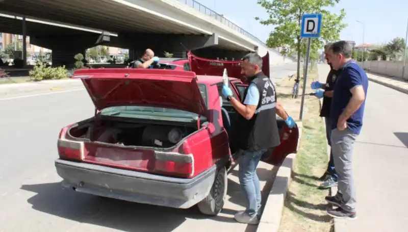 Yakıtı Bitince Yeni Araç Çalan Hırsız, Polisi Harekete Geçirdi