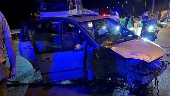 Otomobil Bariyere Çarptı: Trafik Kazasında Bir Kişi Hayatını Kaybetti