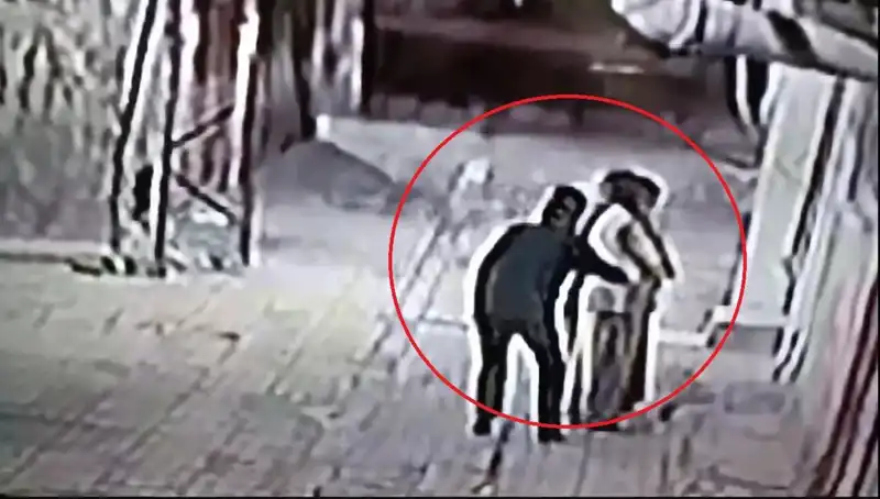 Gizli Operasyon: Polislerden Pazarcı ve Simitçi Kılığıyla Kapkaççılara Dikkat Çekici Darbe