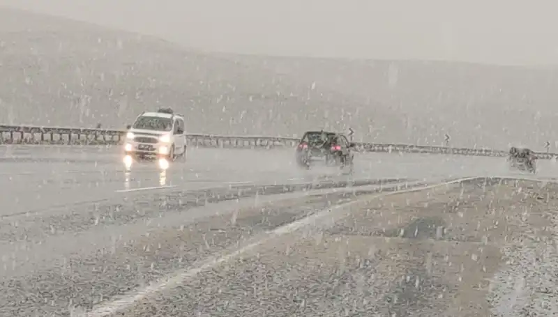 Nisan Ayında Gelen Kar Sürprizi: Bahar Beklentilerini Alt Üst Etti