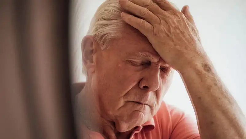 Yaşlılığa Bağlı Unutkanlık ile Alzheimer Arasındaki Ayrım Nedir?
