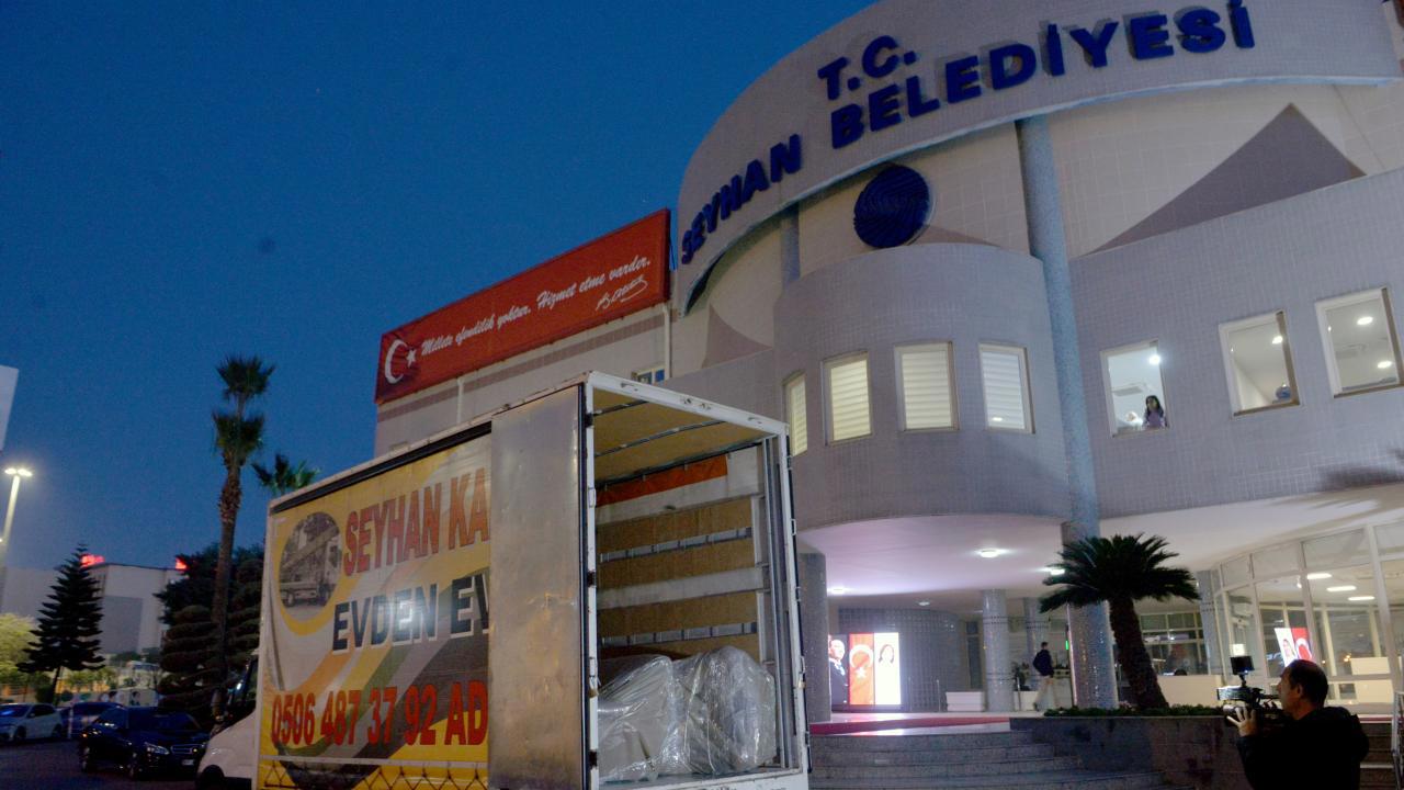 Seyhan Belediyesi'ne Haciz Şoku