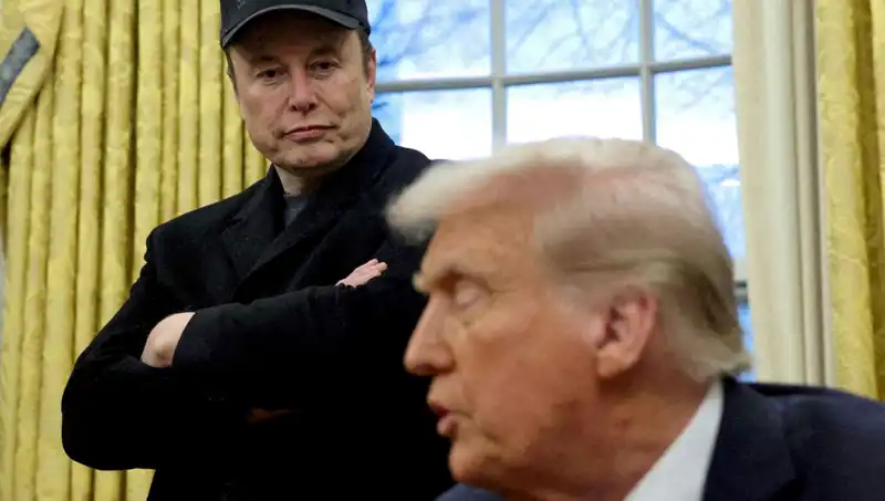 Elon Musk Trump Kabinesinden Ayrıldı: Gelecek Ne Olacak?