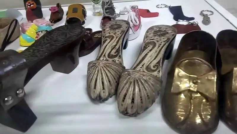 Ünlü İsimlerin Ayakkabılarıyla Dolu Olan Bu Müze, Hayranları Bekliyor