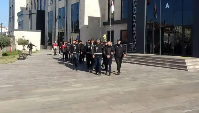 Olay Yeri: Otelde Balyoz ve Bıçakla Kanlı Kavga! 10 Gözaltı!