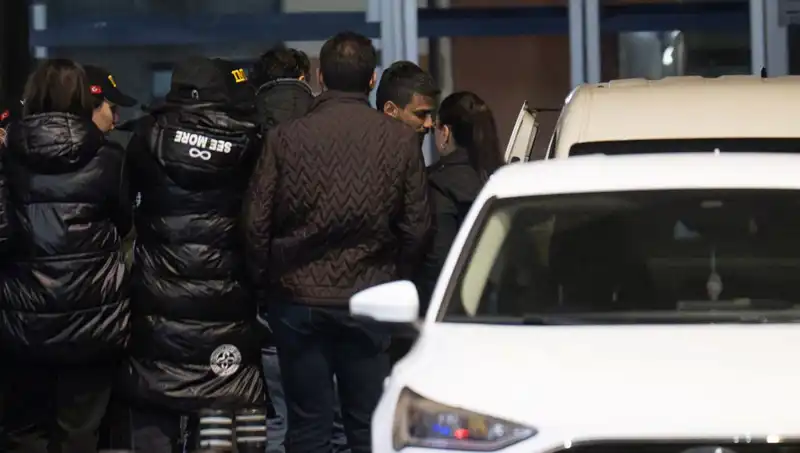 Sosyal Medya Skandalı: Dilan ve Engin Polat Uyuşturucu İle Gözaltına Alındı