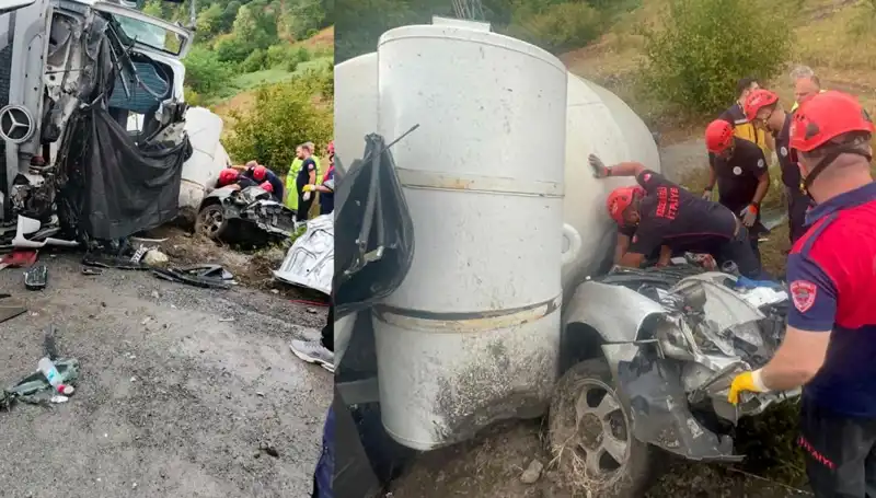 Betondan Gelen Korkunç Kaza: Mikser Otomobilin Üzerine Devirdi