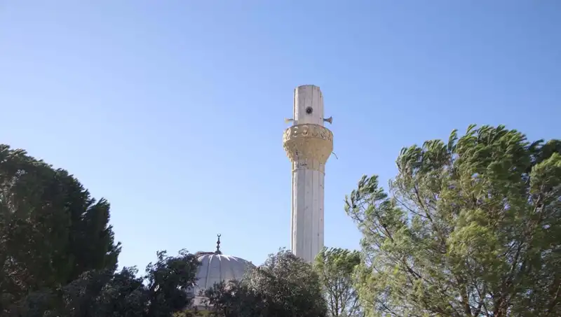 Muğla'da Fırtına: Minarenin Külahı Havada Uçuştu, Çatılar Yok Oldu!