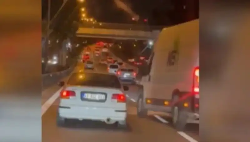 Tuzla'da Makas Terörü: Çarpıp Kaçan Sürücü Adalete Teslim Edildi