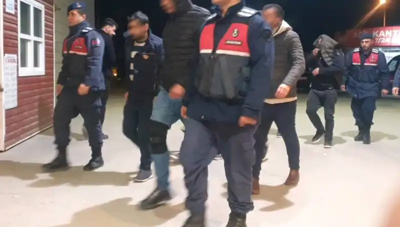Bağ Evinde Uyuşturucu Partisi: Baskın ve Yakalananlar