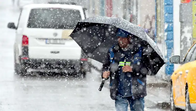 Nisan’da Yaşanan Beklenmedik Kar Yağışı: Hava Durumu Tahminleri Yeniden Gözden Geçiriliyor