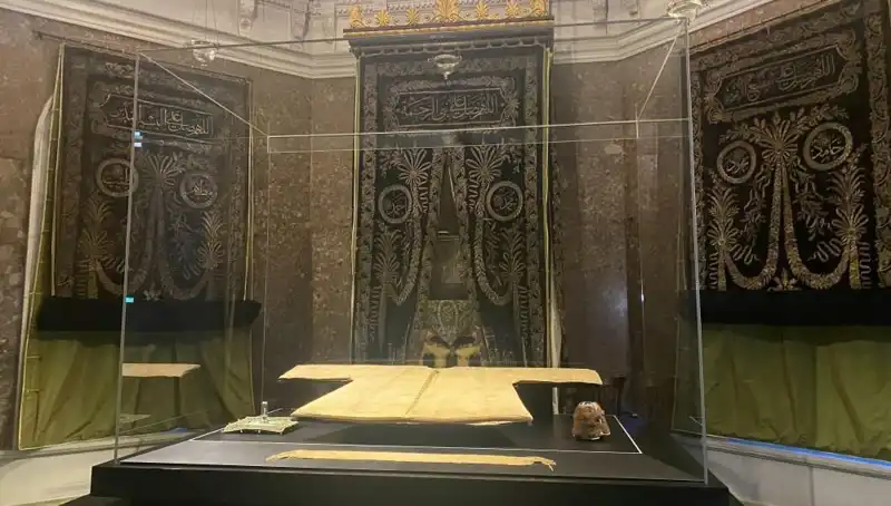 Hırka-i Şerif Ziyarete Açılıyor: Tarihi Bir Anın İçinde Kaybolun