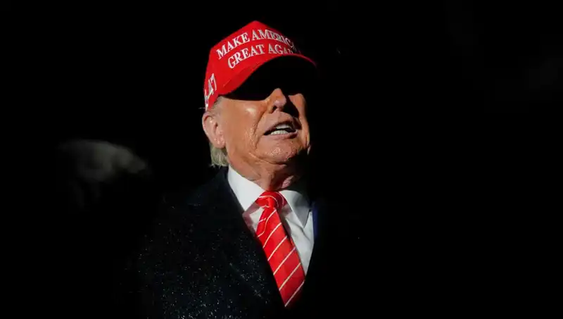 Yüksek Mahkeme, Trump’a Göçmen Statüsünü İptal Etme Yetkisi Verdi