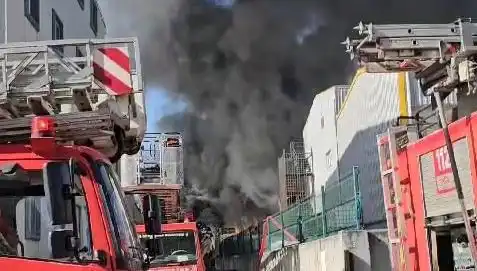 Tuzla'daki Fabrika Yangını: Yangın Kontrol Altına Alındı, Ama Neler Olacak?