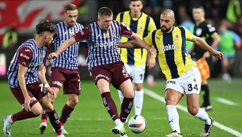 Süper Lig Derbisi: Fenerbahçe ve Trabzonspor Kadıköy'de Buluşuyor