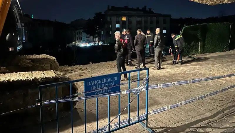 İstanbul'da İnşaat Çalışmalarında Beklenmedik Yol Çökmesi: Nedenleri ve Sonuçları