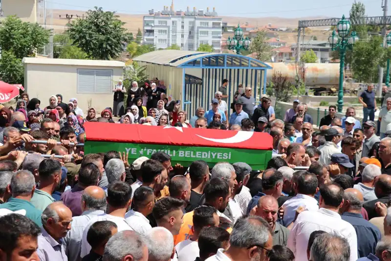 MHP’li Belediye Başkanı Son Yolculuğuna Uğurlandı: Şehrin Dört Bir Yanından Yoğun Katılım