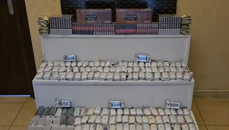 Gümrük Kaçağı Sigara Operasyonu: Yüzlerce Paket Ele Geçirildi