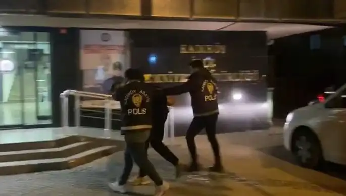 Galatasaray Taraftarını Silahla Yaralayan Kişi Ele Geçirildi: Olayın Detayları