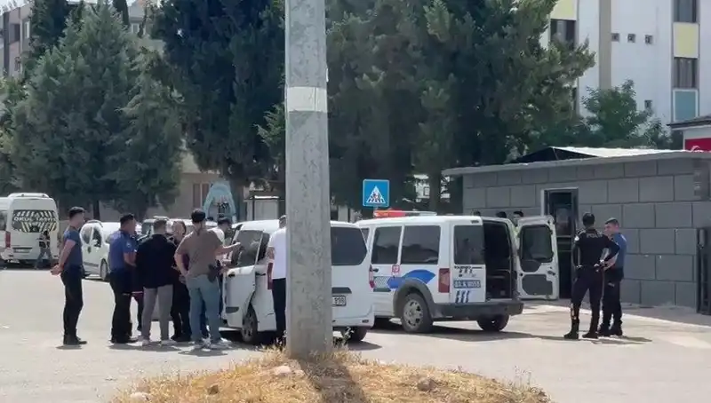 Adliye Önünde Şok Kavga: 5 Yaralı ve 7 Gözaltı!