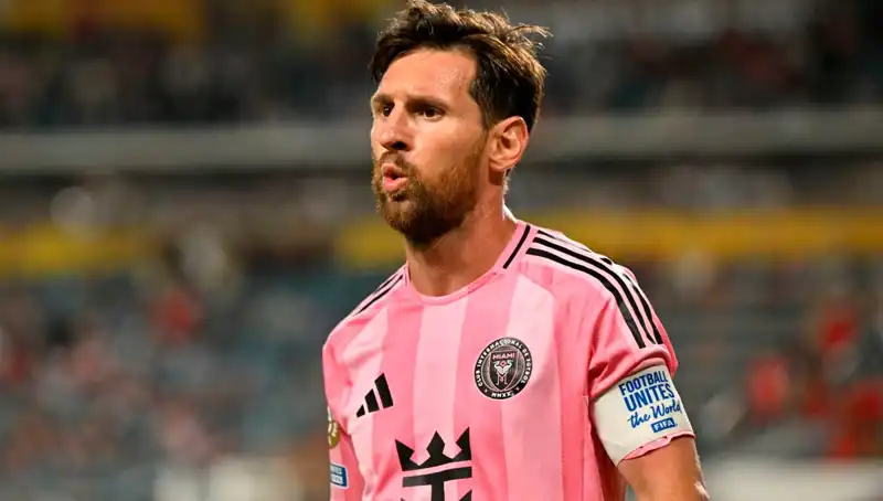 Messi'nin Debutunda Heyecan: Beraberlik ve Direkten Dönüş