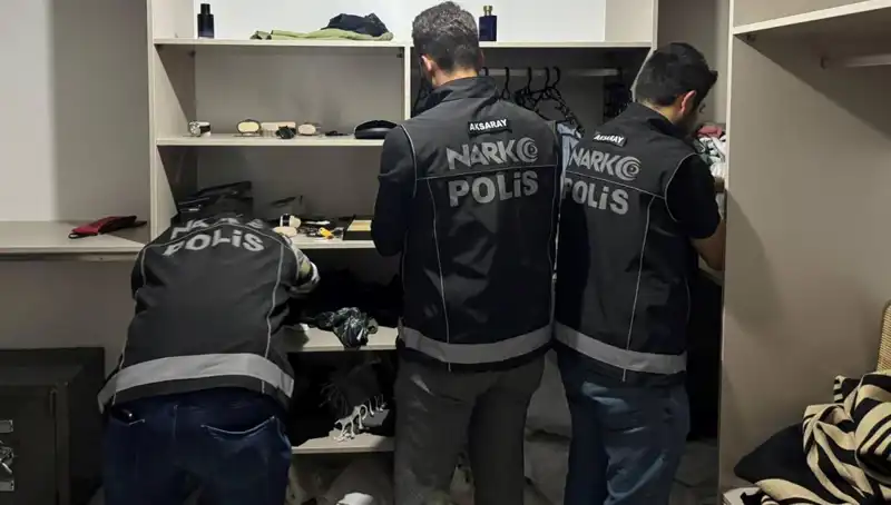 Uyuşturucu Operasyonunda F Serisi Dolarlar İle Suç Ağına Darbe