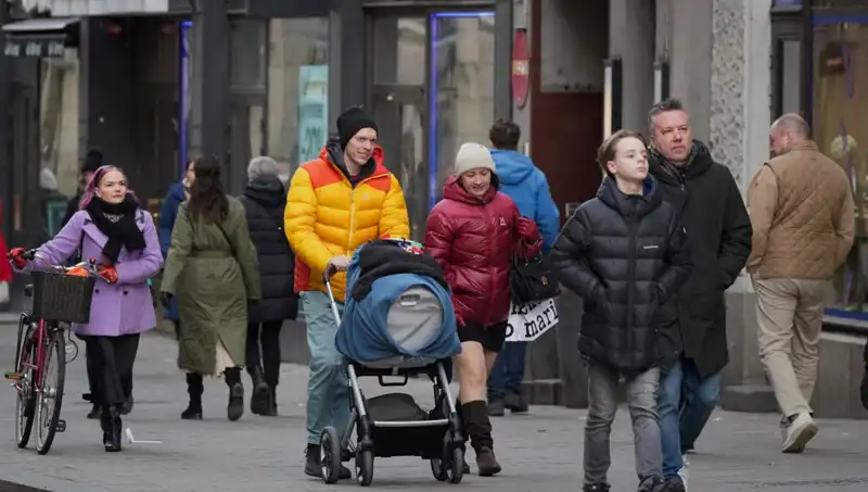 Dünyanın En Mutlu Ülkeleri Açıklandı: Zirve Değişmeden Görünmeye Devam Ediyor