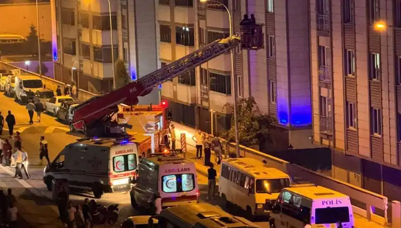 Bilecik'te Yangın Panik Yarattı: 9 Kişi Hastaneye Kaldırıldı