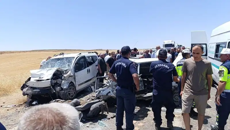 Otomobil ve Hafif Ticari Araç Kazası: 4 Can Kaybı, 1 Yaralı
