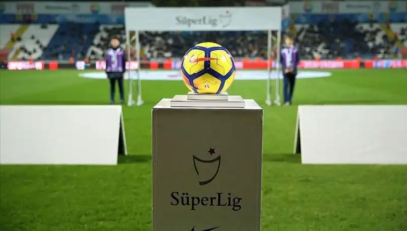 Süper Lig'de Pazar Ateşi: Şampiyonluk Mücadelesi Kızışıyor!