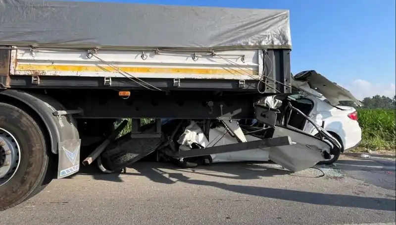 Sakarya'da Feci Kaza: Yolda Bir Hayat Son Buldu