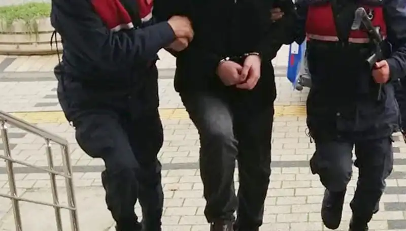 Trabzon'da Yılın Operasyonu: 6 Firari Hükümlü Bir Araya Yakalandı