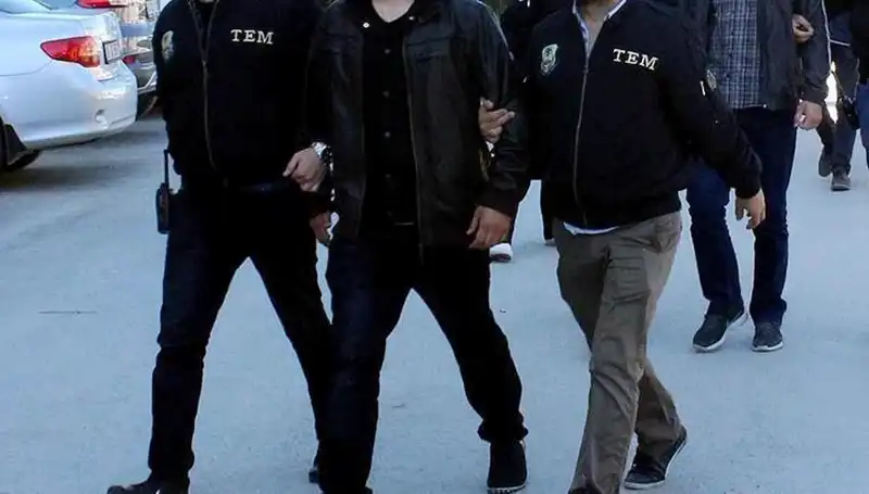 İstanbul'da Kaçakçılık Ağına Yönelik Dev Terör Operasyonu: 14 Gözaltı