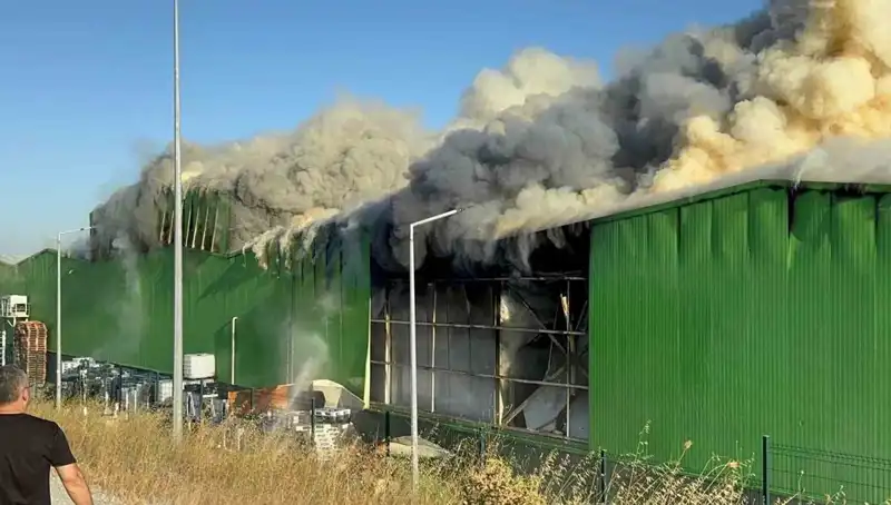 Balıkesir’de Fabrika Yangını: İki Ölü, Bir Tutuklama ve Soruşturma Başladı!