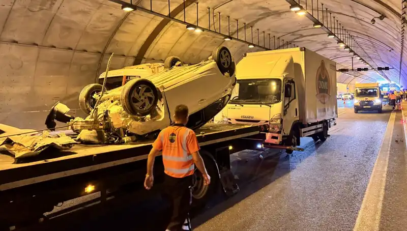 Kuzey Marmara Otoyolu'nda Otomobil ile Kamyonet Çarpıştı: Detaylar ve Kazanın Nedeni