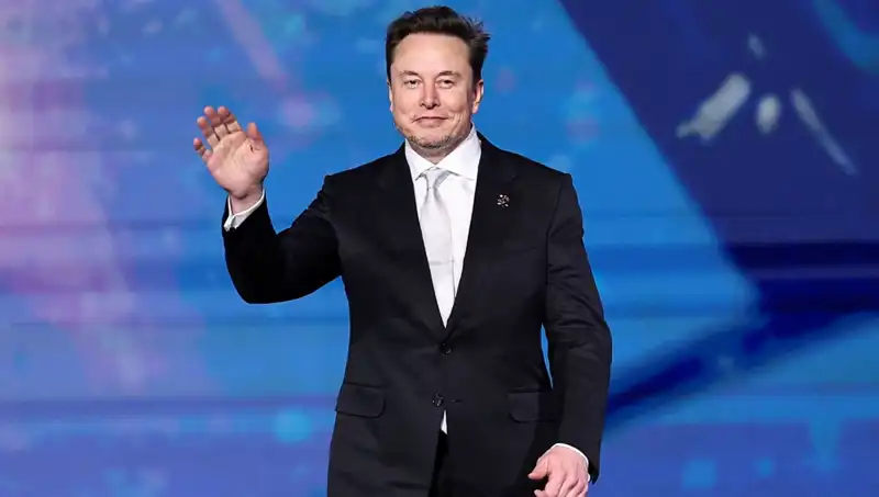 Tesla, Kendi "Canavarı" ile Oyun Değiştiriyor: Yeni Dönemde Neler Bekleniyor?