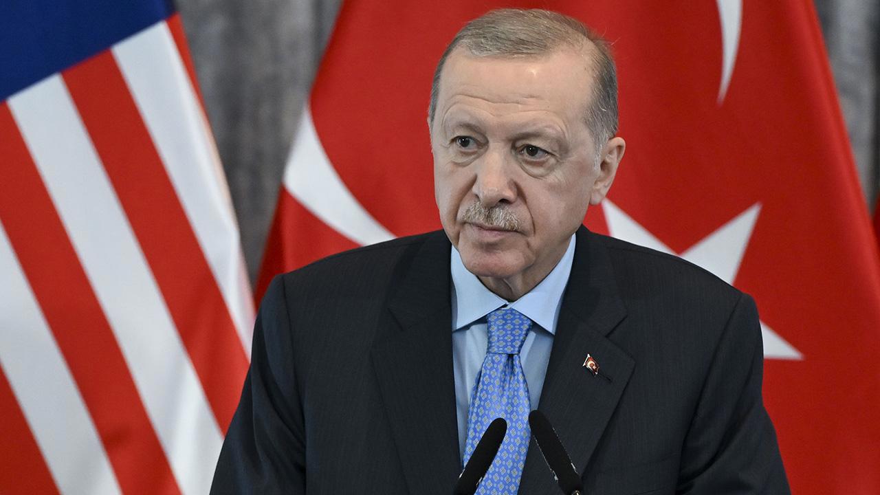 Cumhurbaşkanı Erdoğan: İsrail'in Filistin topraklarındaki işgaline son vermesi gerekiyor.