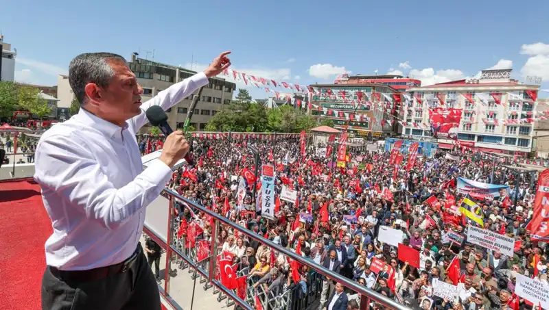 Özgür Özel'den Tarihi Açıklama: "Silah Bırakmalarını Sonuna Kadar Destekliyoruz"