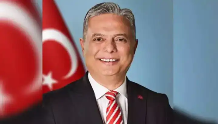 CHP'nin Yeni Genel Başkan Adayı Ümit Uysal: Kimdir ve Hangi Görevleri Üstlendi?