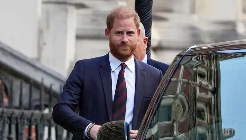 Prens Harry, Kraliyet Ailesi ile Barış Arayışına Girdi