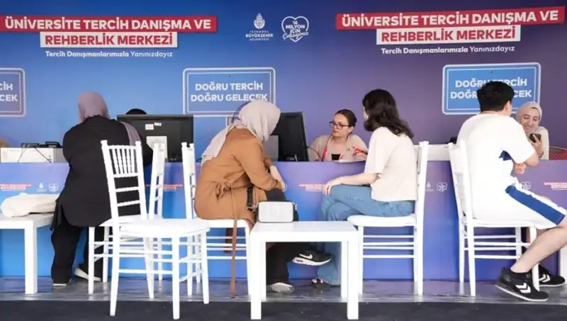 İstanbul'da 24 Noktada İBB Tercih Danışma ve Rehberlik Merkezleri Kuruldu!