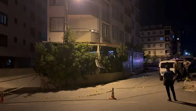İstanbul'da Kafeye Gerçekleşen Silahlı Saldırı: Panik ve Şok Atmosferi