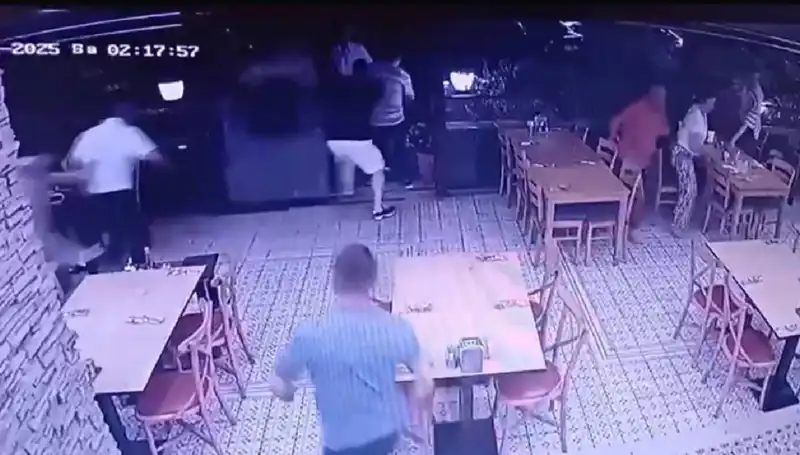 Deprem Anı Güvenlik Kamerasına Yansıdı: Dijital Tanıklığın Önemi